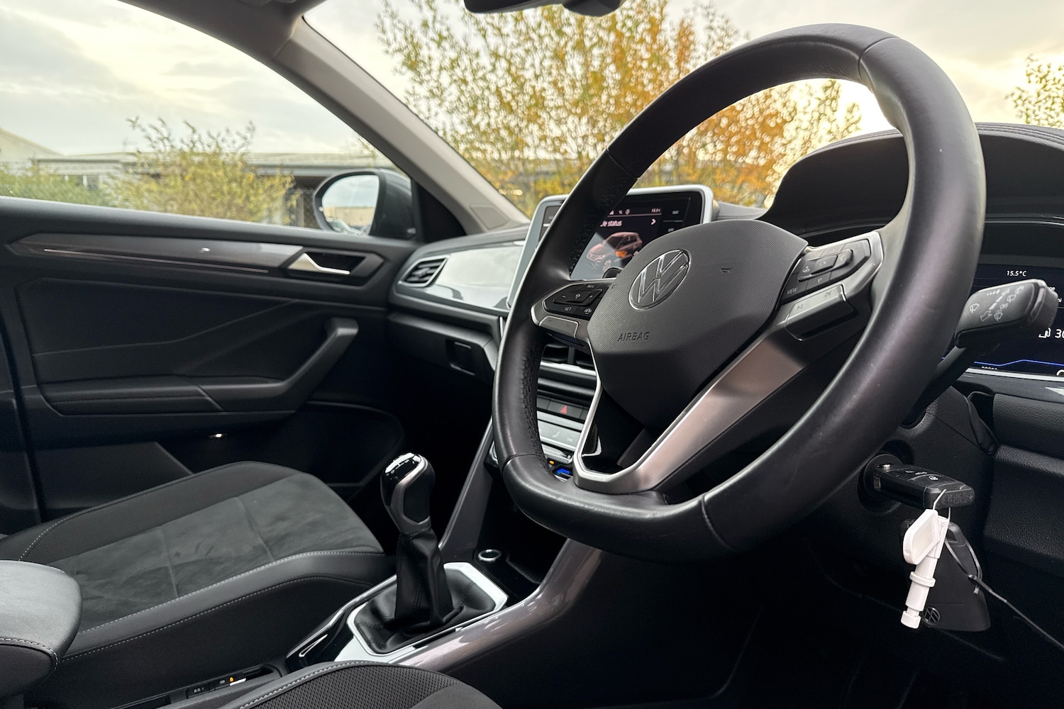 Used Volkswagen T-Roc 2022 for sale - 76563290: Photo 6