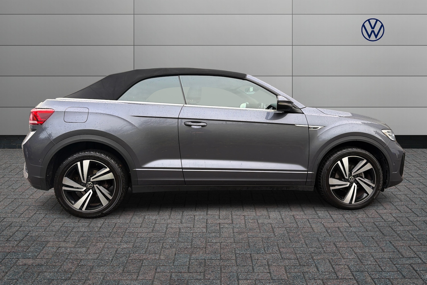 Used Volkswagen T-Roc 2023 for sale - 77739779: Photo 4