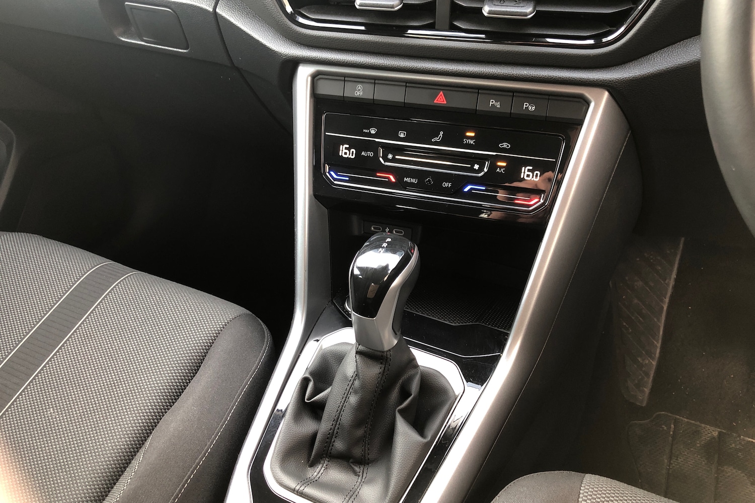 Used Volkswagen T-Roc 2024 for sale - 76677446: Photo 10