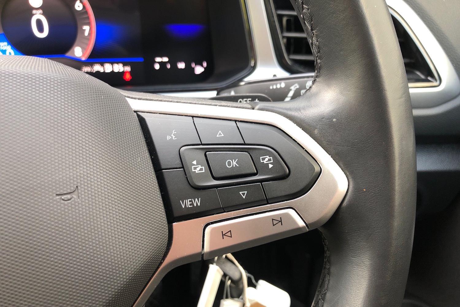 Used Volkswagen T-Roc 2024 for sale - 76677446: Photo 16