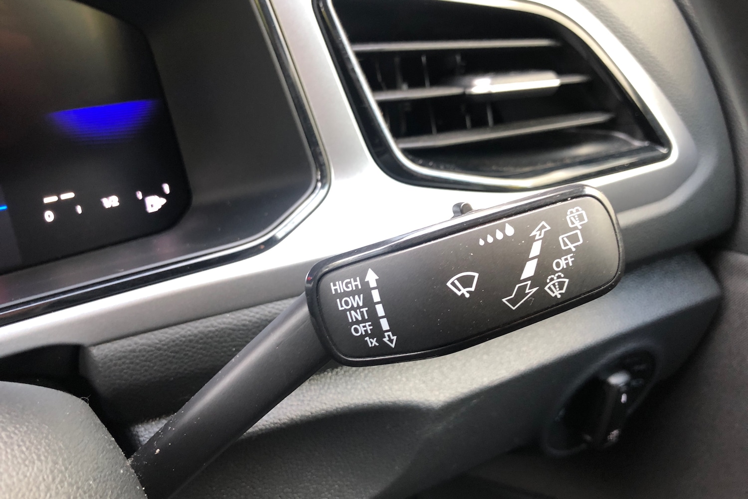 Used Volkswagen T-Roc 2024 for sale - 76677446: Photo 18