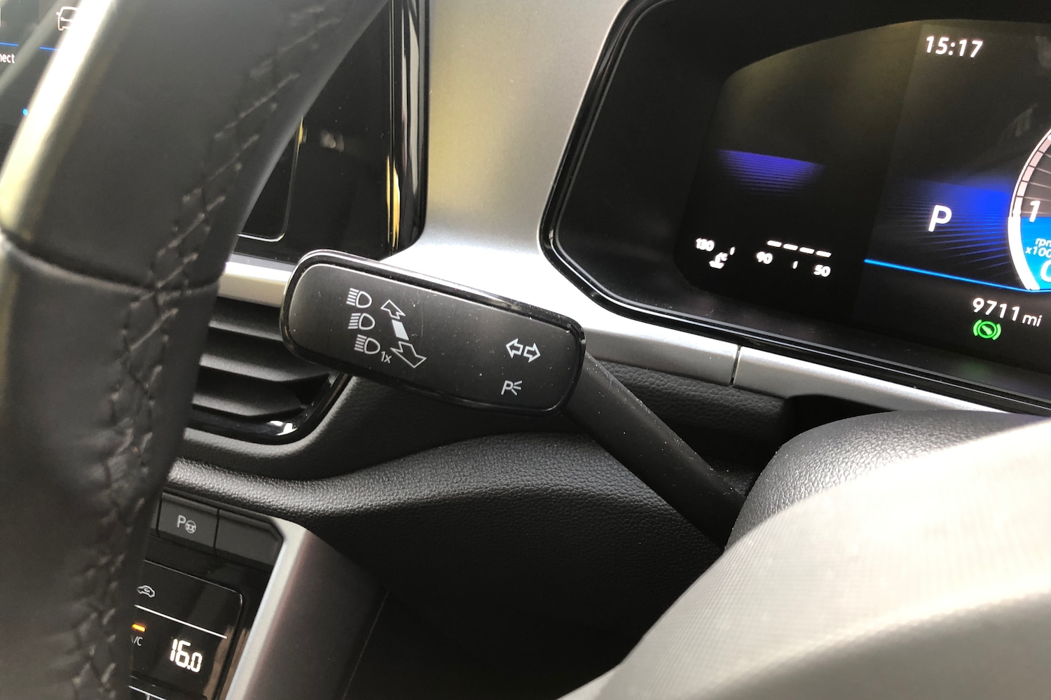 Used Volkswagen T-Roc 2024 for sale - 76677446: Photo 19