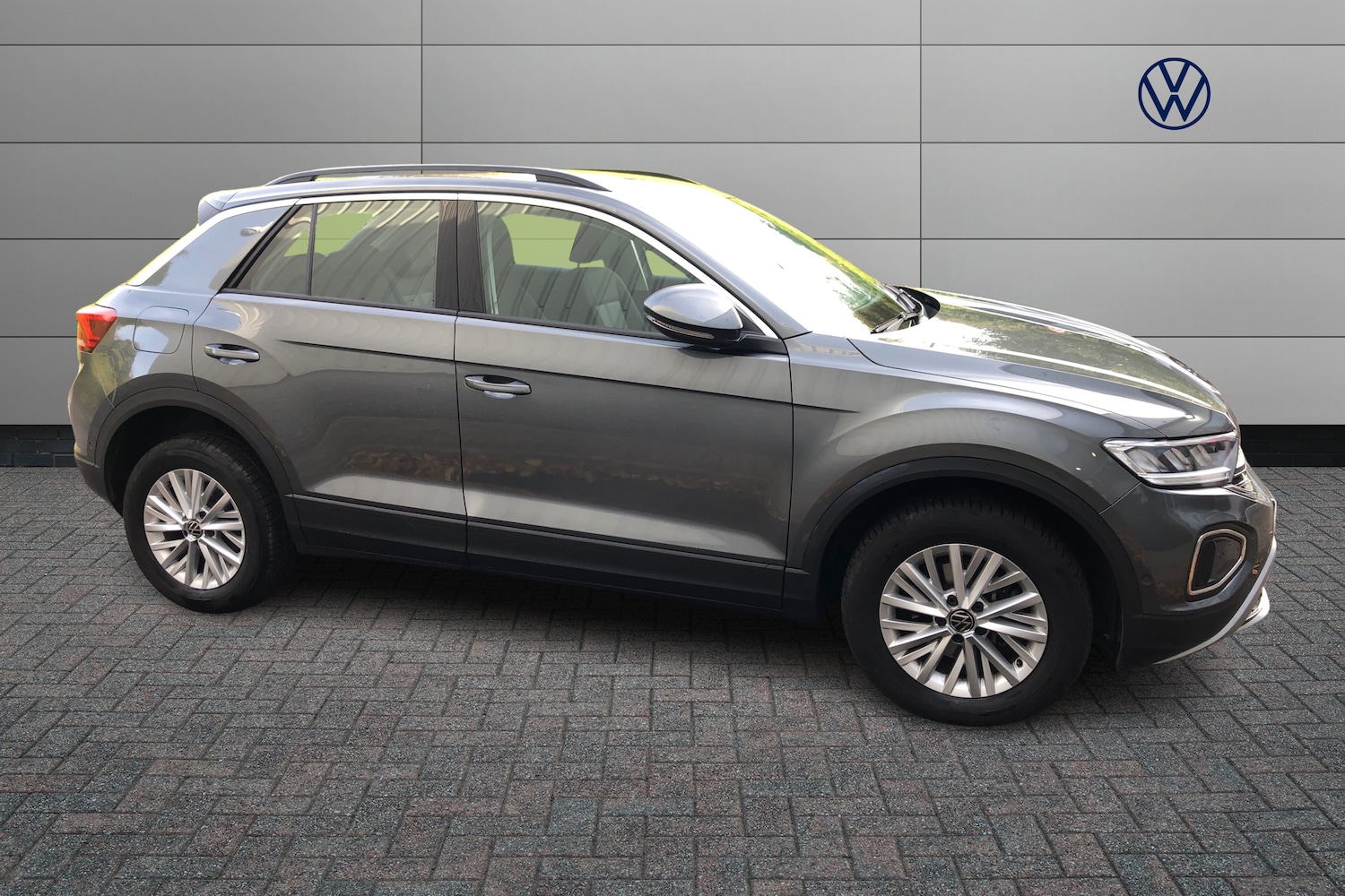 Used Volkswagen T-Roc 2024 for sale - 76677446: Photo 4