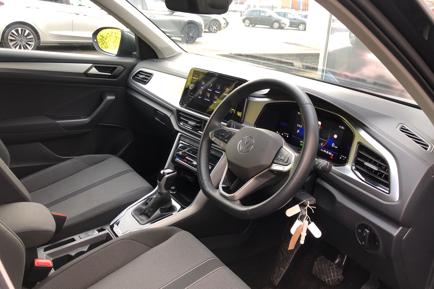 Used Volkswagen T-Roc 2024 for sale - 76677446: Photo 6