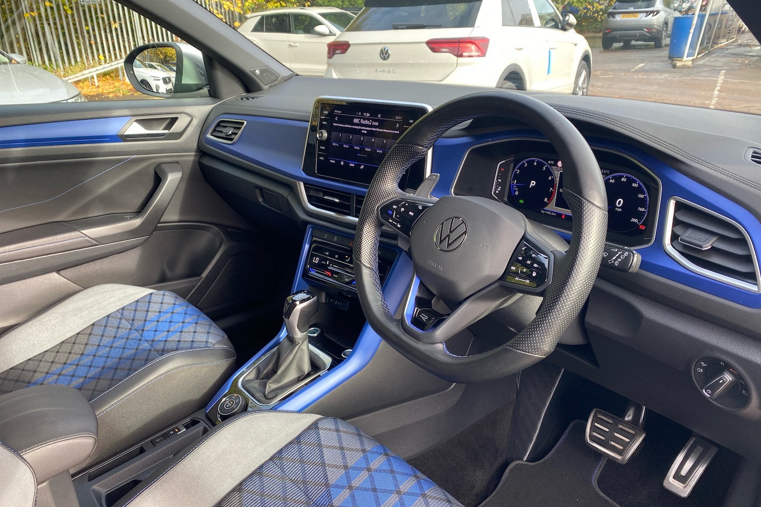 Used Volkswagen T-Roc 2023 for sale - 76676328: Photo 6