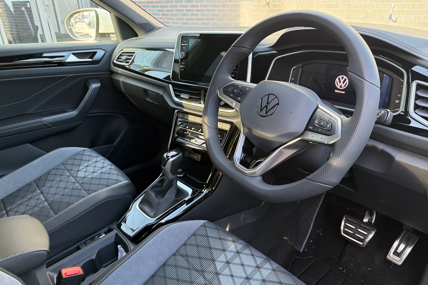 Used Volkswagen T-Roc 2025 for sale - 77218346: Photo 6