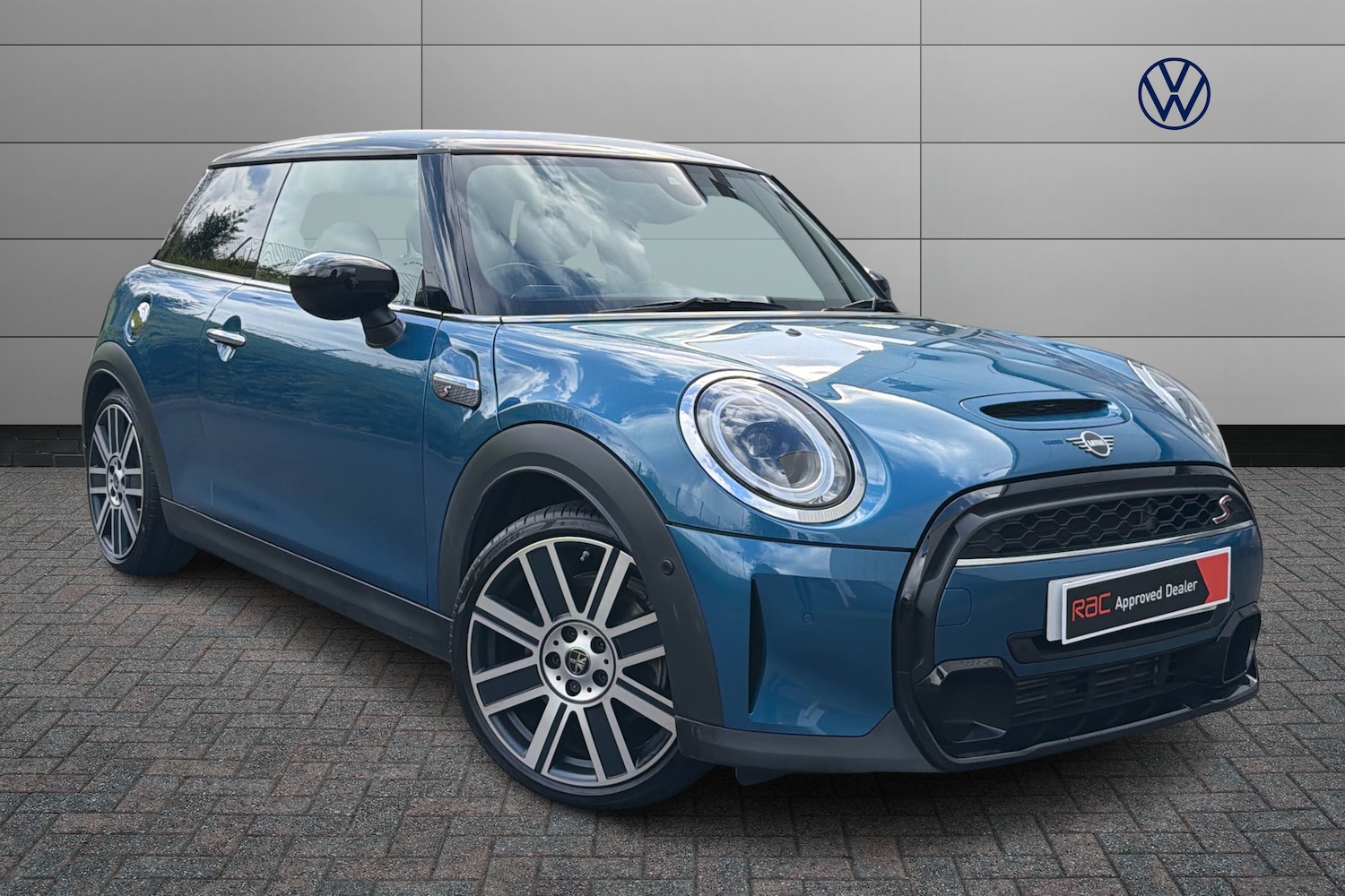 Used MINI Hatch 2024 for sale - 78105543: Photo 1