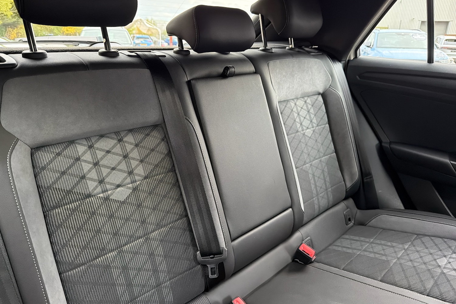 Used Volkswagen T-Roc 2022 for sale - 76674807: Photo 11