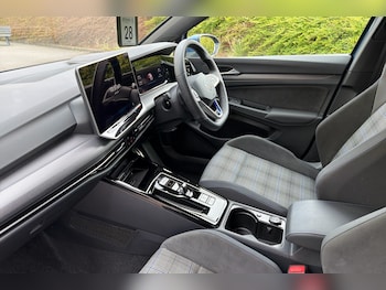 Used Volkswagen Golf 2025 for sale - 77910913: Photo