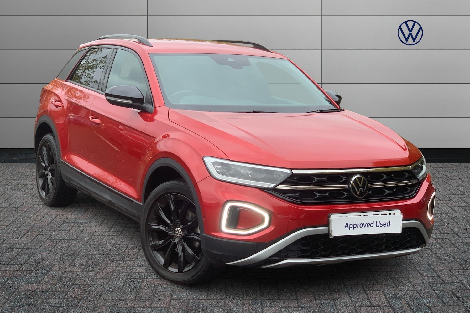 Used Volkswagen T-Roc 2022 for sale - 76674860: Photo 1