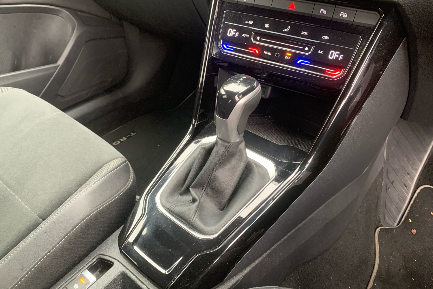 Used Volkswagen T-Roc 2022 for sale - 76674860: Photo 10