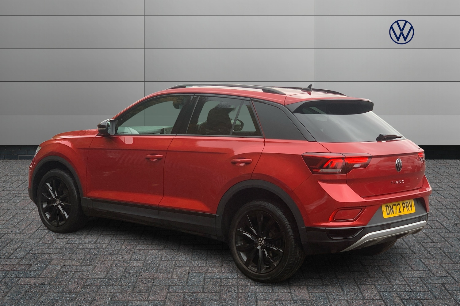 Used Volkswagen T-Roc 2022 for sale - 76674860: Photo 3