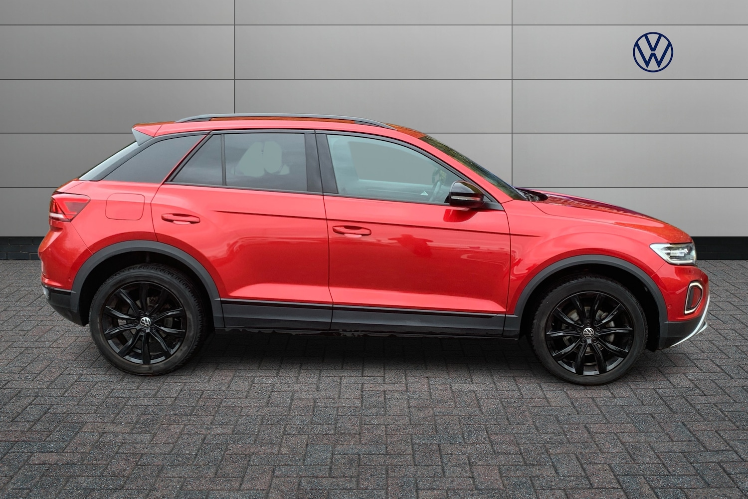 Used Volkswagen T-Roc 2022 for sale - 76674860: Photo 4