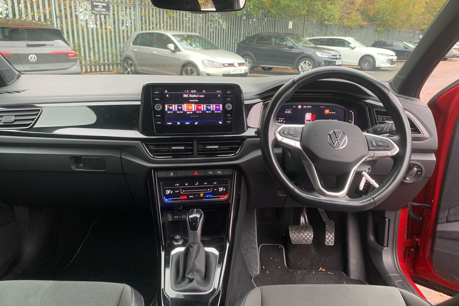 Used Volkswagen T-Roc 2022 for sale - 76674860: Photo 8