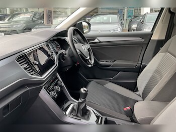 Used Volkswagen T-Roc 2022 for sale - 78352700: Photo