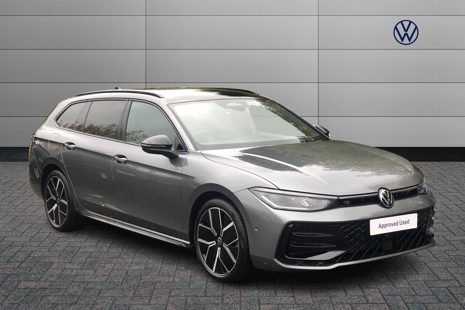 Used Volkswagen Passat 2025 for sale - 76678660: Photo 1