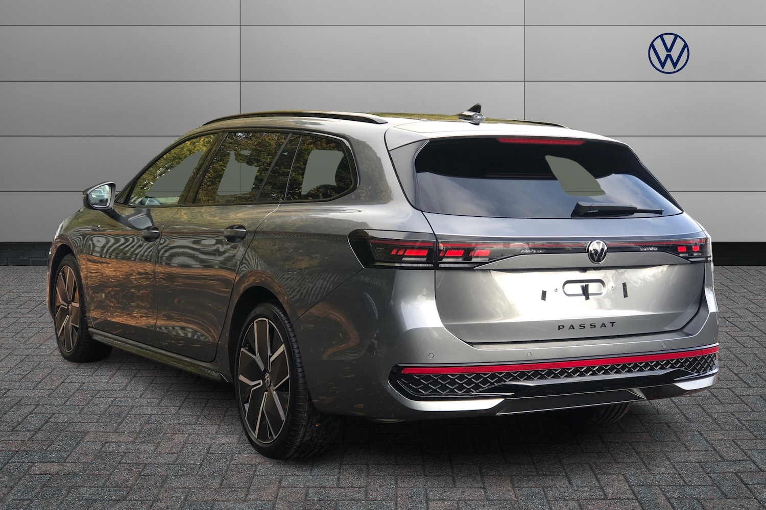 Used Volkswagen Passat 2025 for sale - 76678660: Photo 3