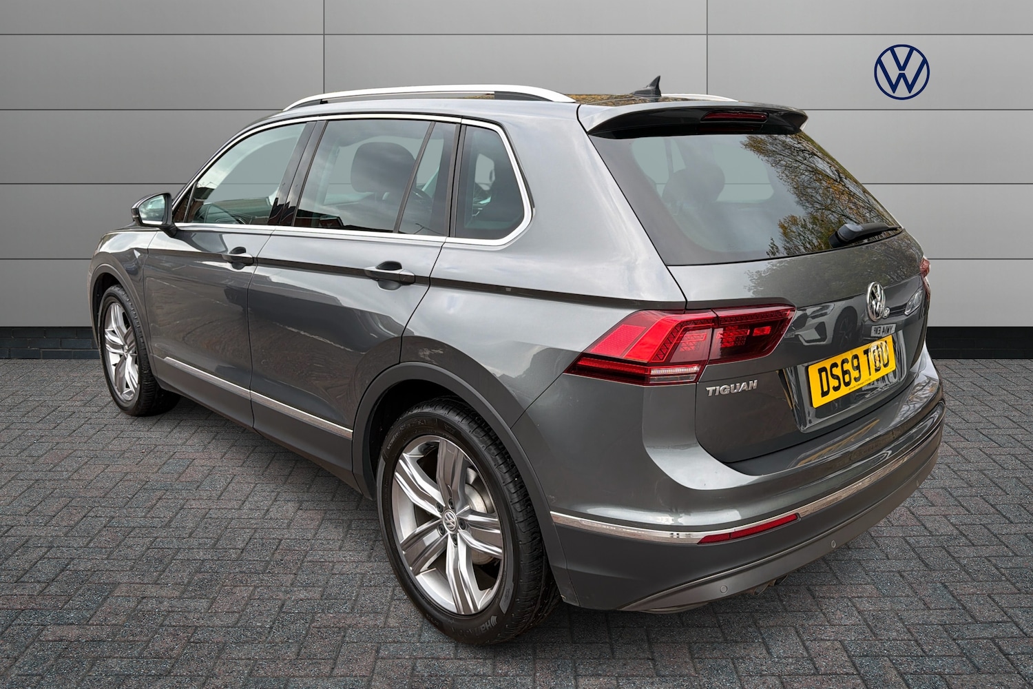 Used Volkswagen Tiguan 2019 for sale - 76673896: Photo 3