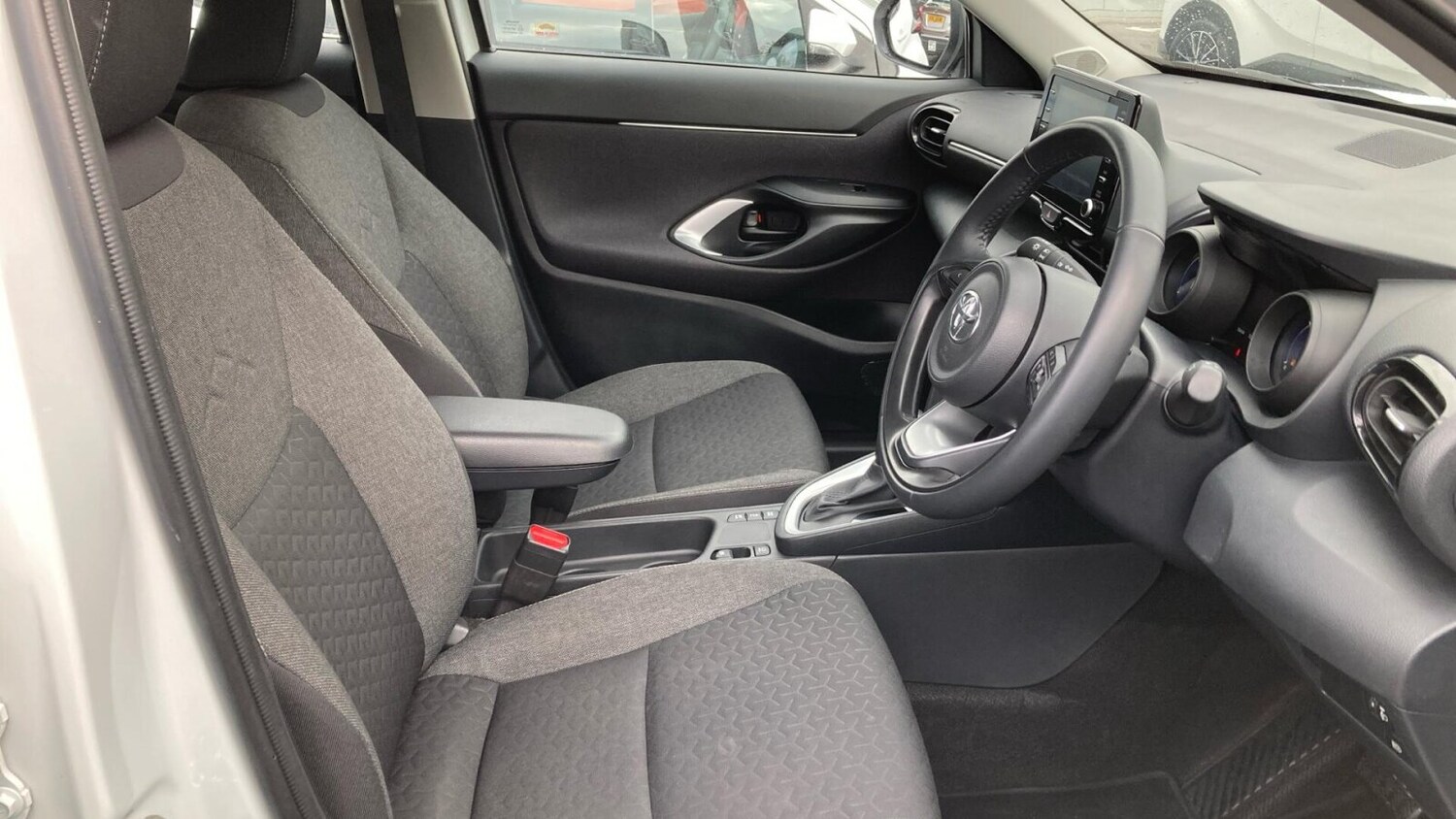 Used Toyota Yaris Cross 2023 for sale - 76676660: Photo 11