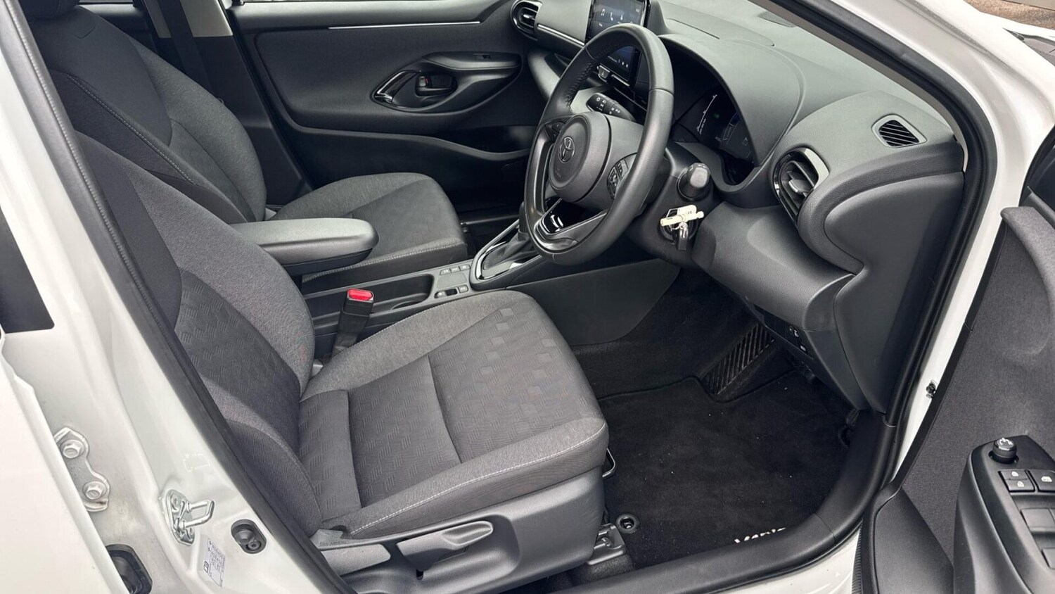 Used Toyota Yaris 2024 for sale - 76678401: Photo 11