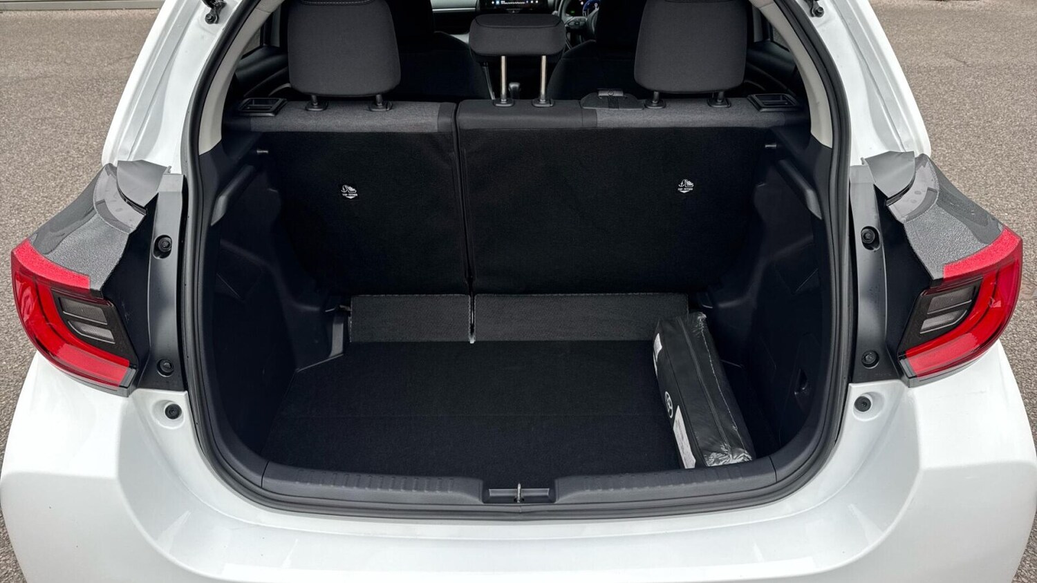 Used Toyota Yaris 2024 for sale - 76678401: Photo 14