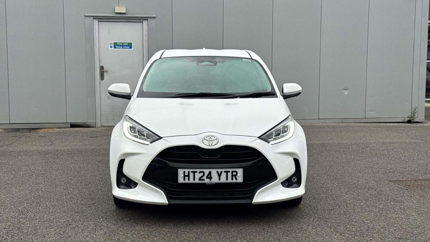 Used Toyota Yaris 2024 for sale - 76678401: Photo 15