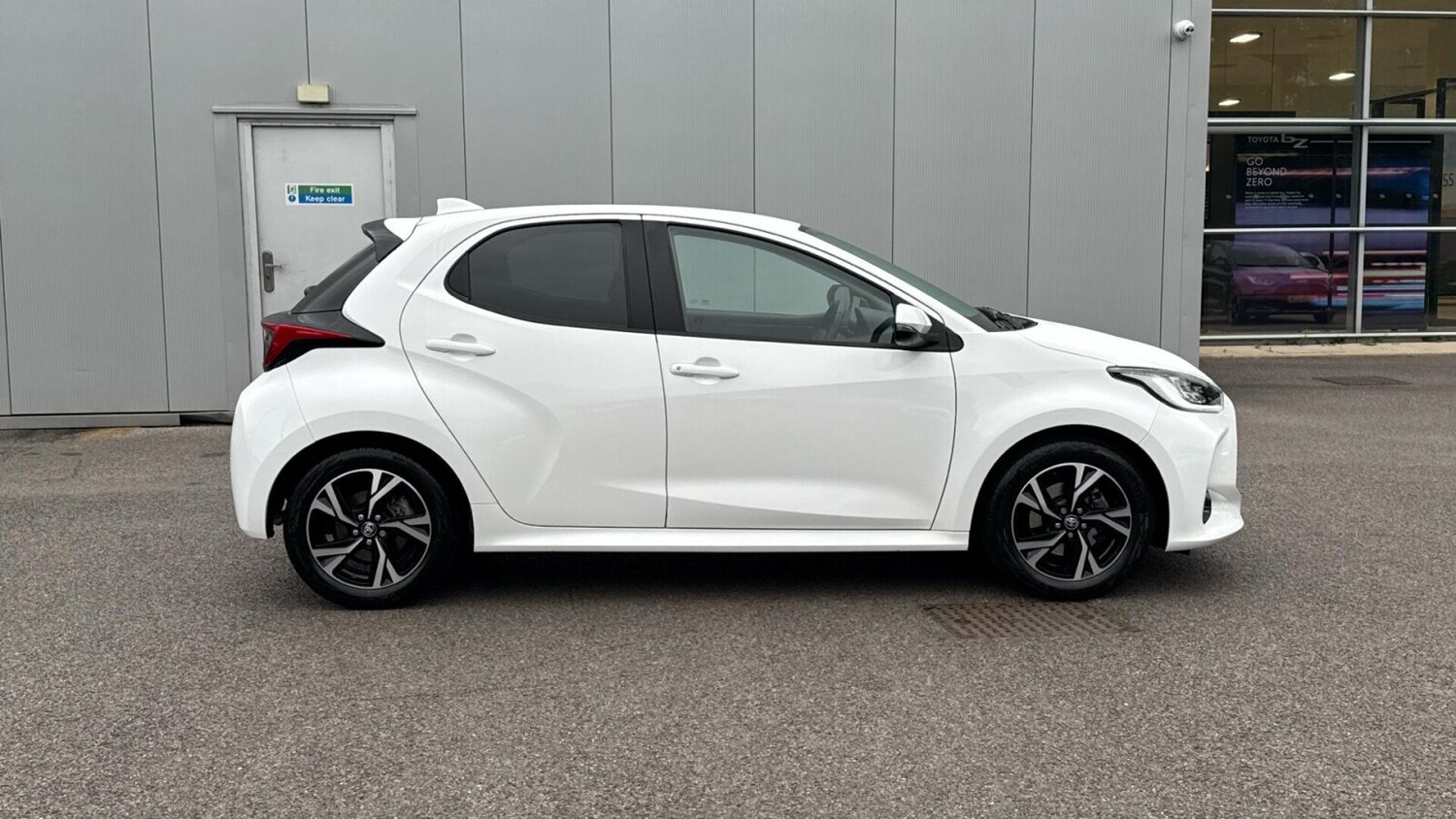 Used Toyota Yaris 2024 for sale - 76678401: Photo 16