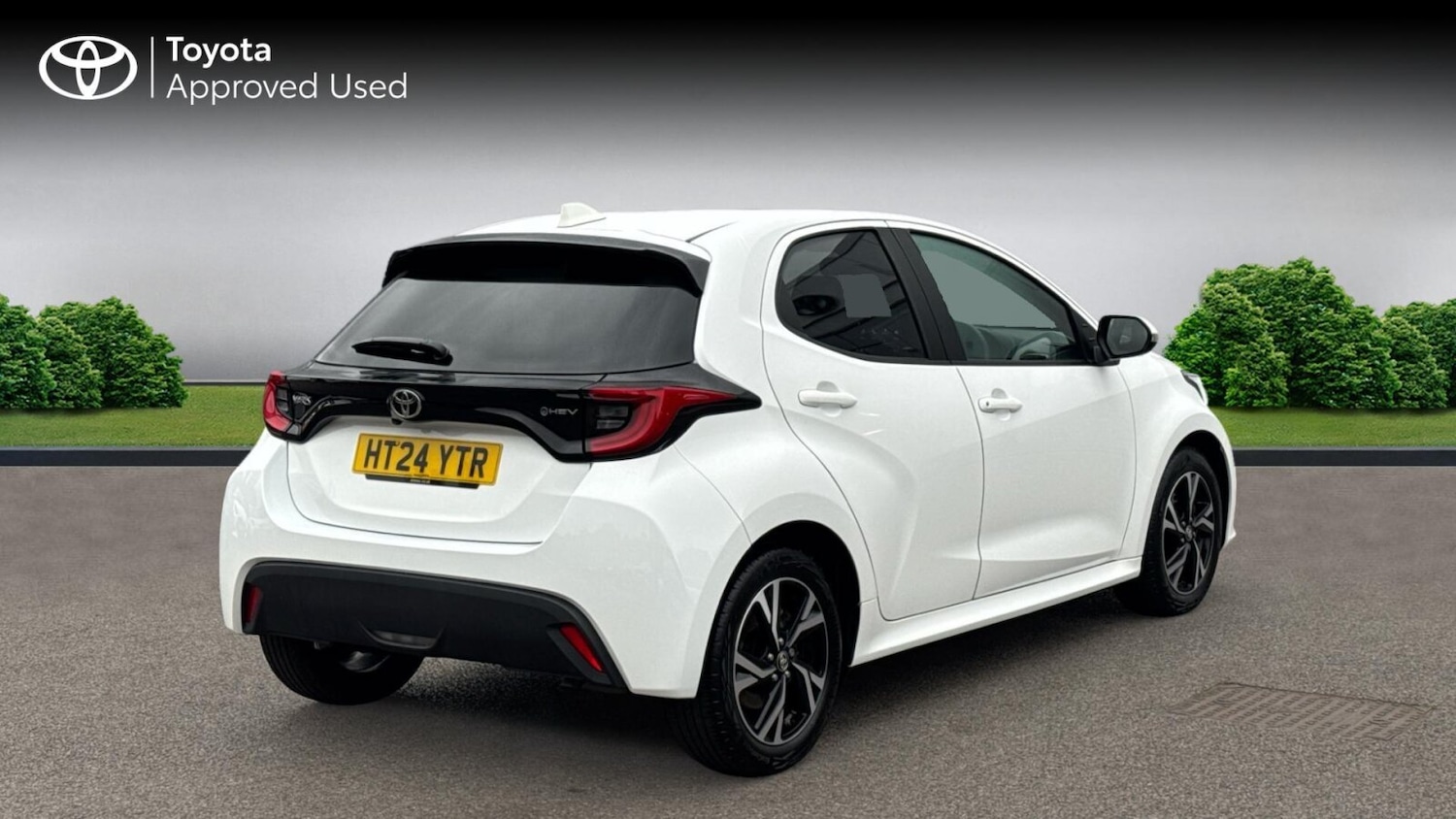 Used Toyota Yaris 2024 for sale - 76678401: Photo 2