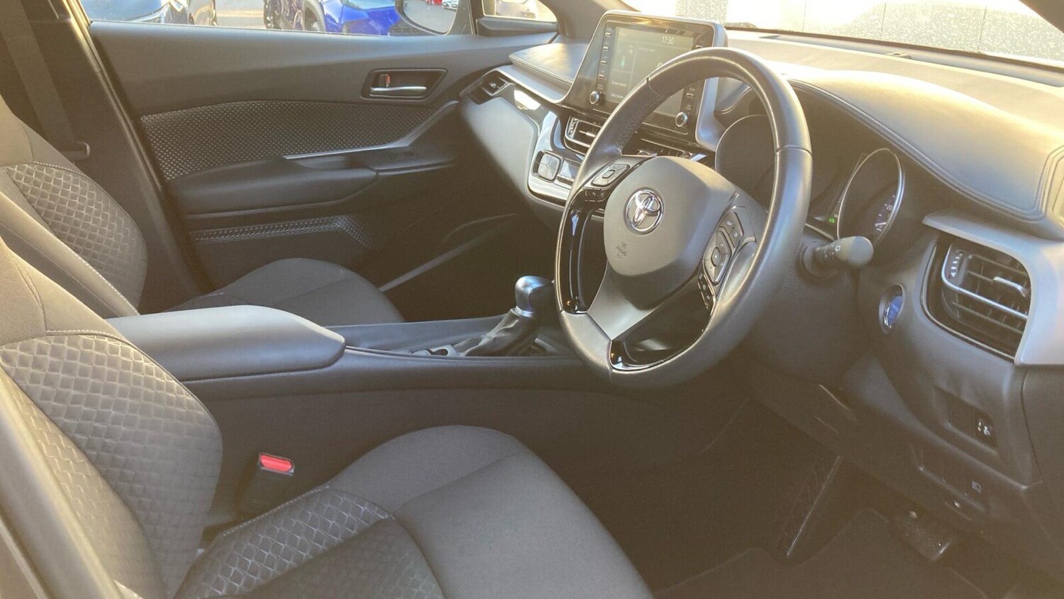 Used Toyota C-HR 2022 for sale - 76674785: Photo 11