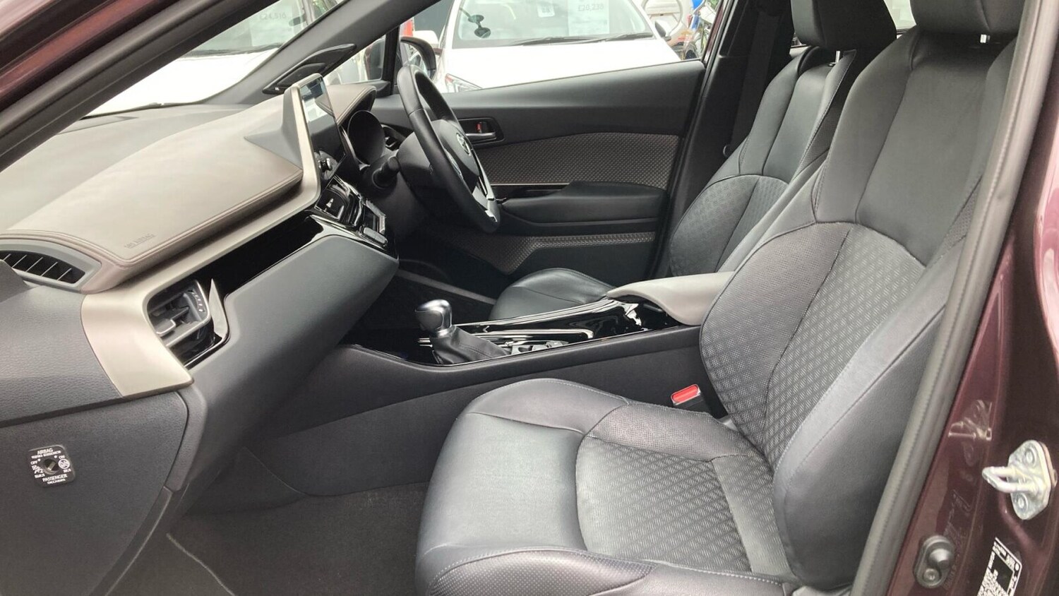 Used Toyota C-HR 2023 for sale - 76927635: Photo 10