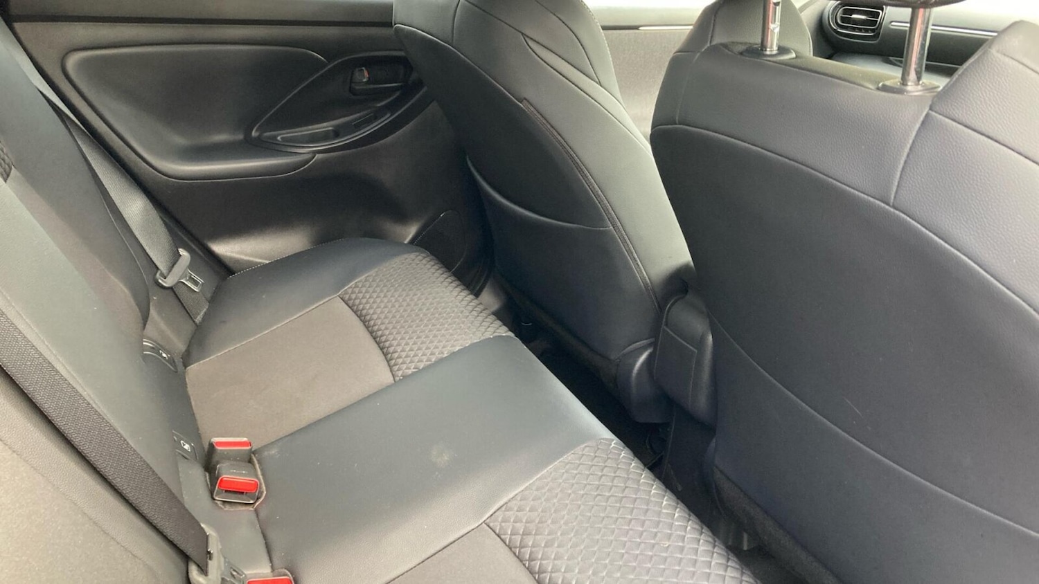 Used Toyota Yaris 2024 for sale - 77951429: Photo 12