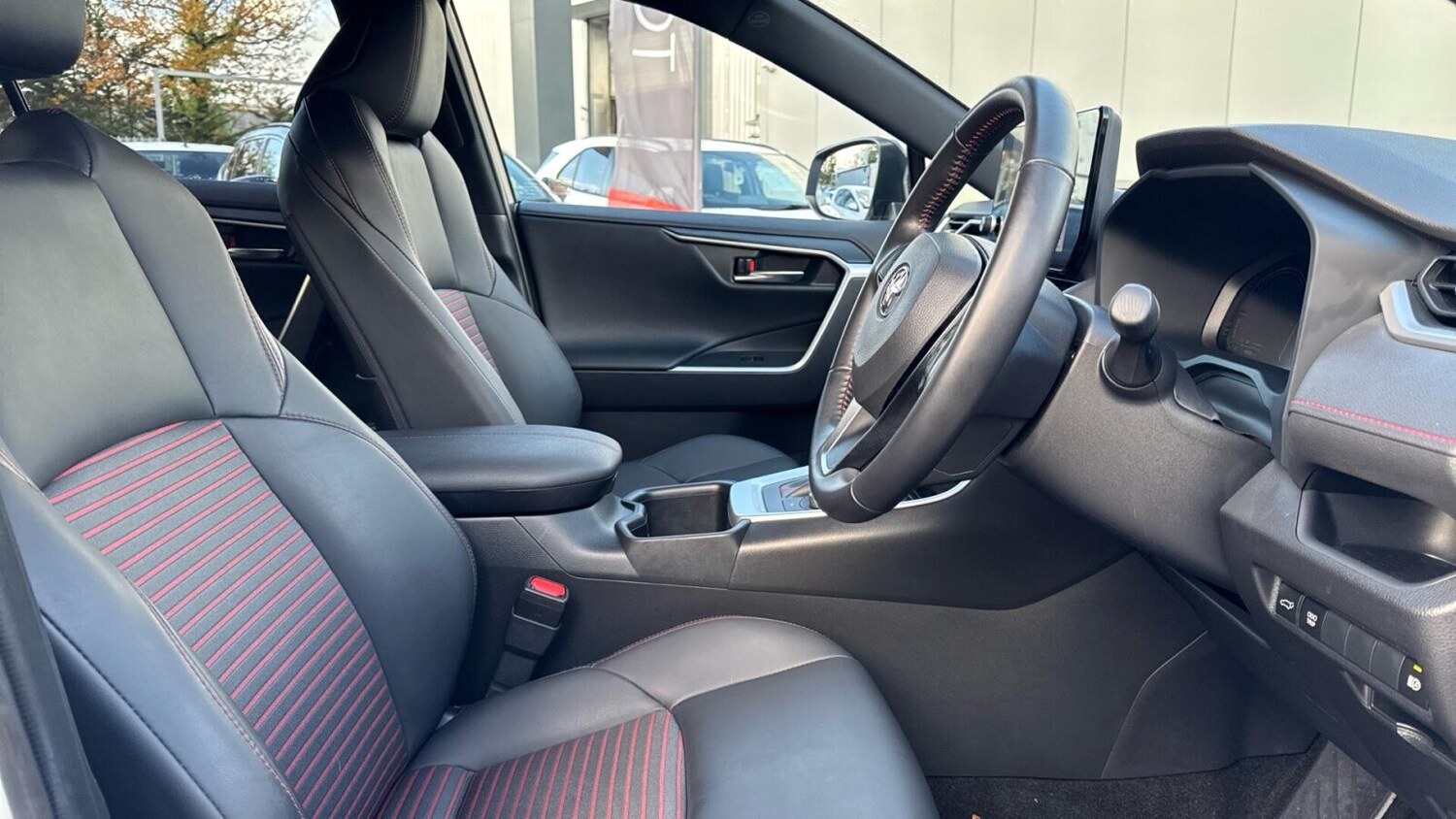 Used Toyota RAV4 2023 for sale - 76676272: Photo 11