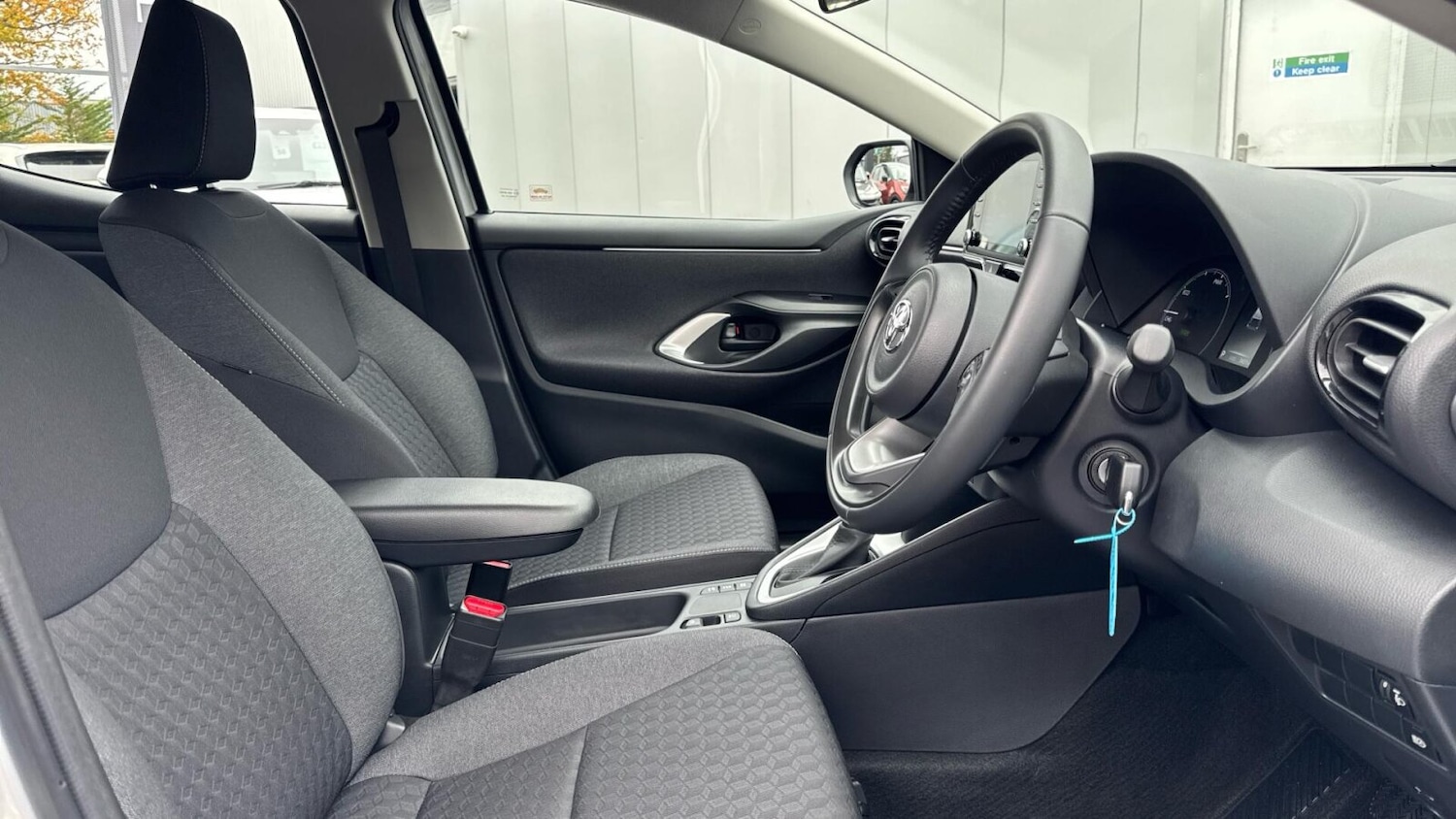 Used Toyota Yaris 2024 for sale - 76676700: Photo 11