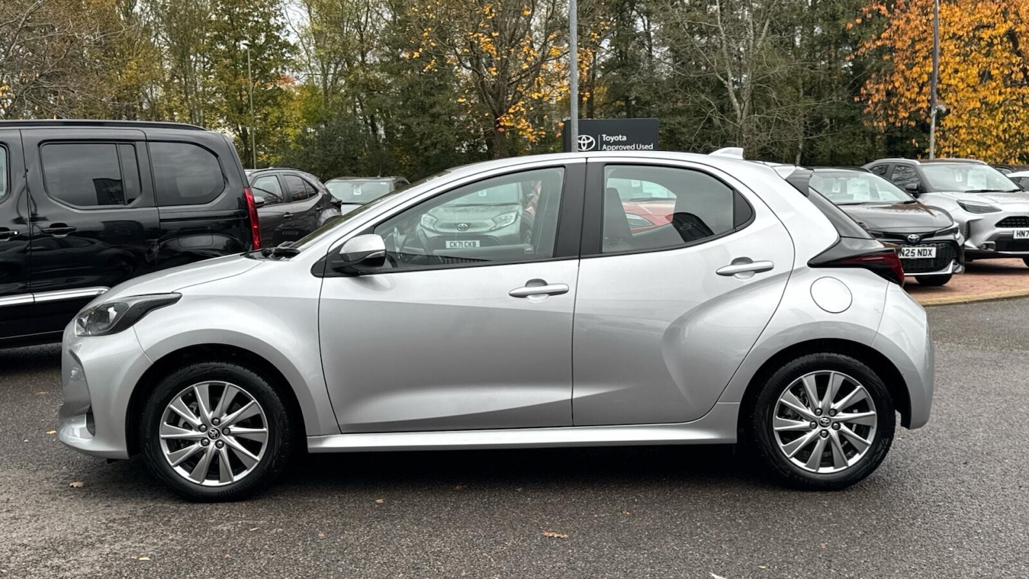 Used Toyota Yaris 2024 for sale - 76676700: Photo 17