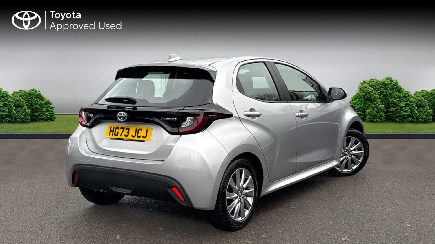 Used Toyota Yaris 2024 for sale - 76676700: Photo 2