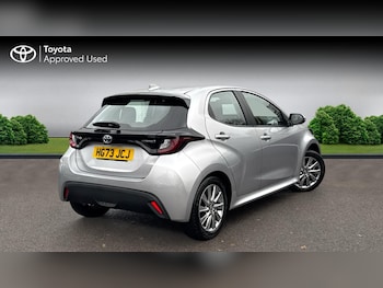 Used Toyota Yaris 2024 for sale - 76676700: Photo