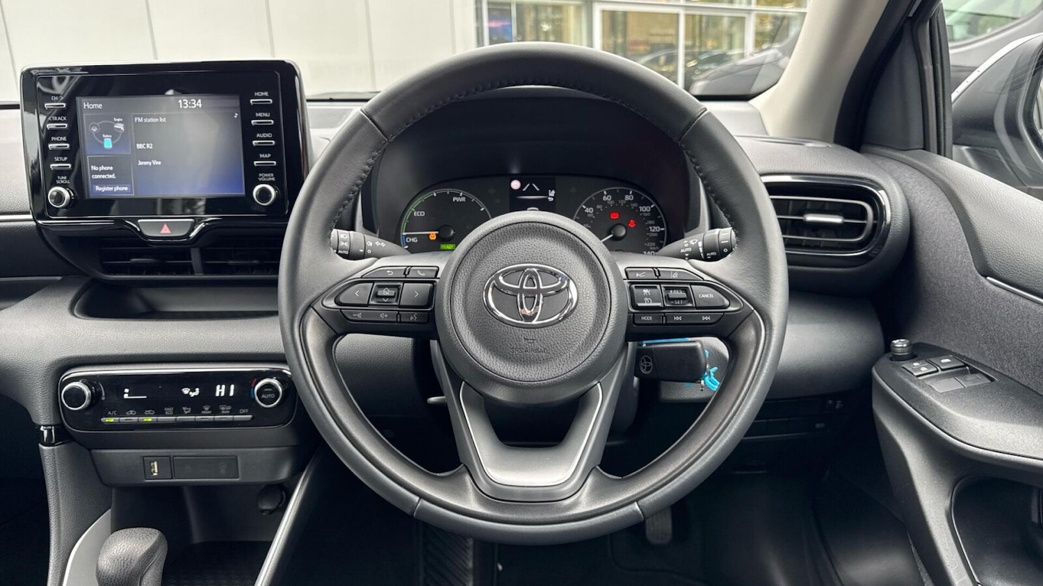 Used Toyota Yaris 2024 for sale - 76676700: Photo 8