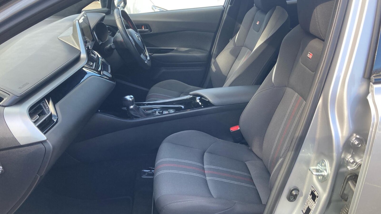 Used Toyota C-HR 2022 for sale - 76674705: Photo 10