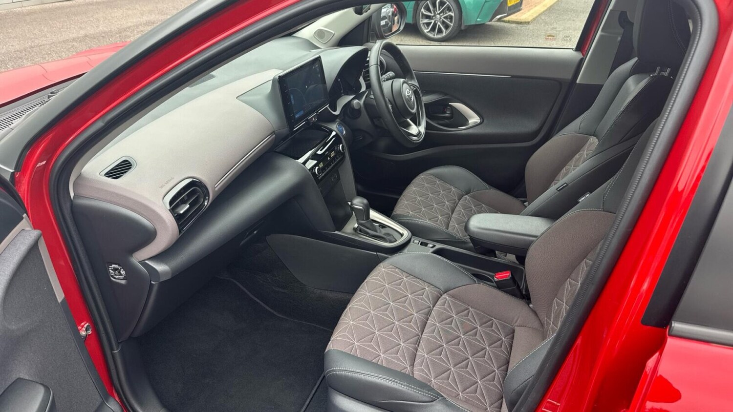 Used Toyota Yaris Cross 2023 for sale - 76675598: Photo 10