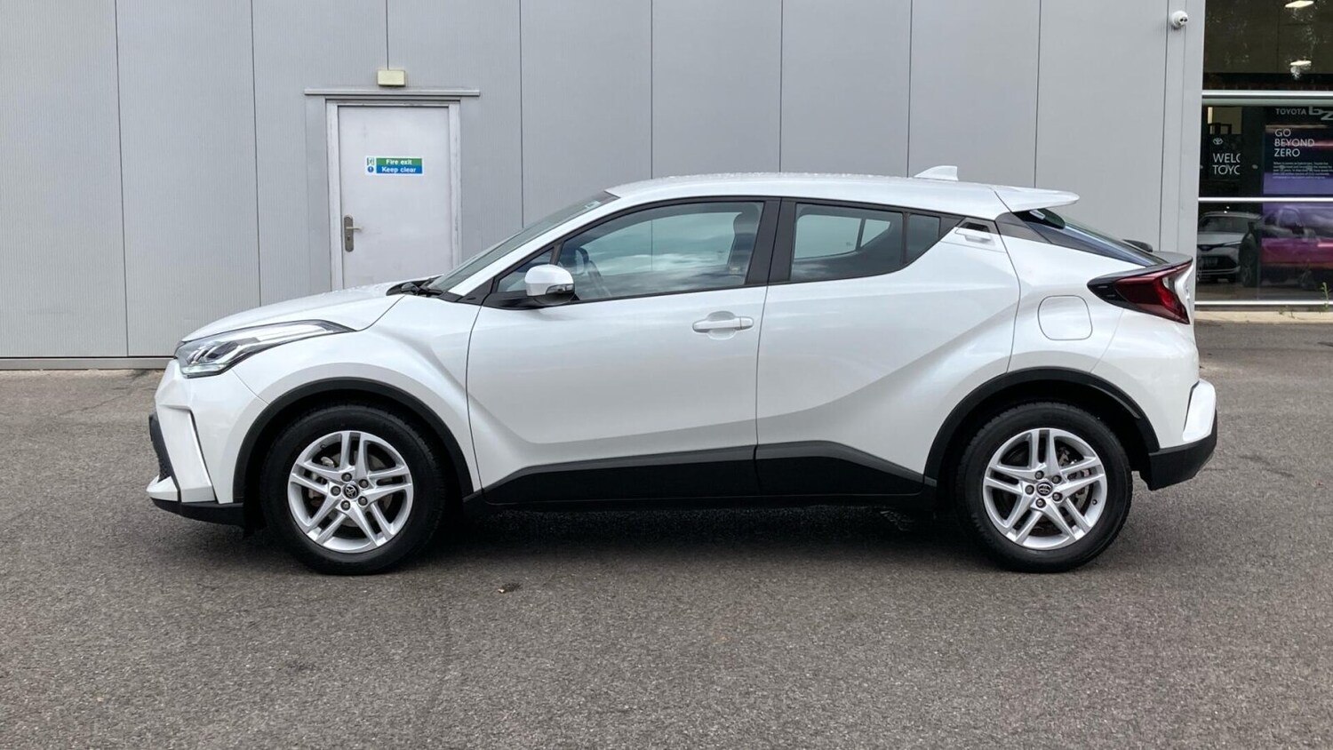 Used Toyota C-HR 2022 for sale - 76674885: Photo 17