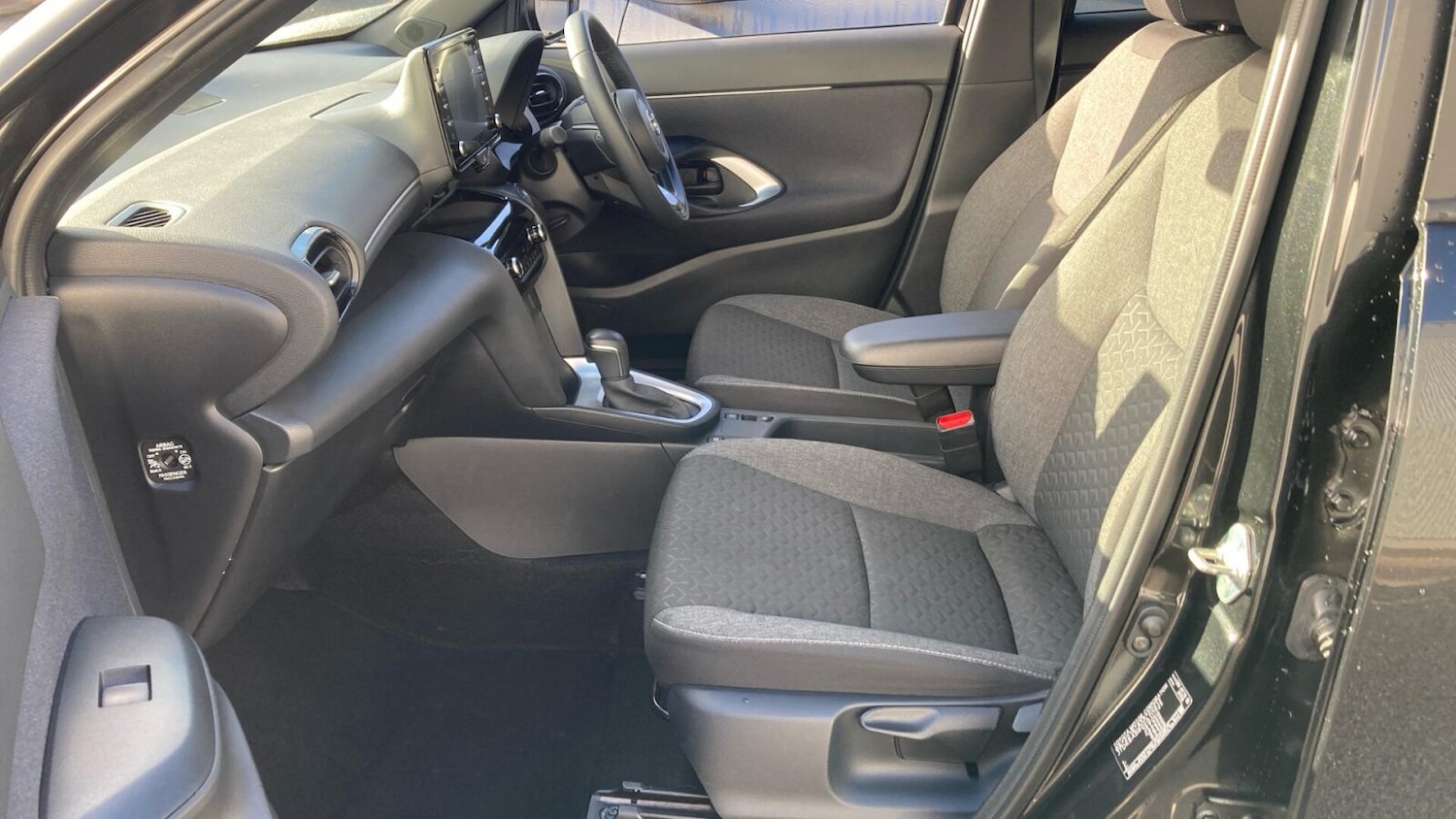 Used Toyota Yaris Cross 2022 for sale - 76675177: Photo 10