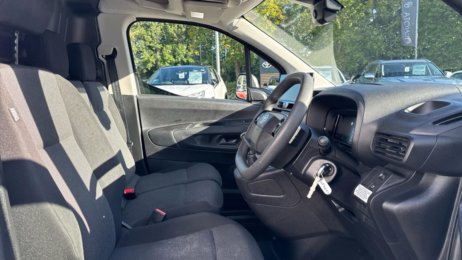 Used Toyota ProAce 2024 for sale - 76677642: Photo 11