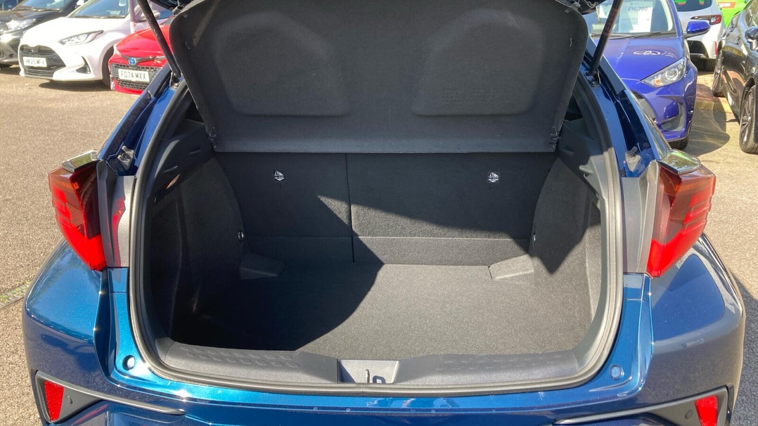 Used Toyota C-HR 2023 for sale - 78183411: Photo 14