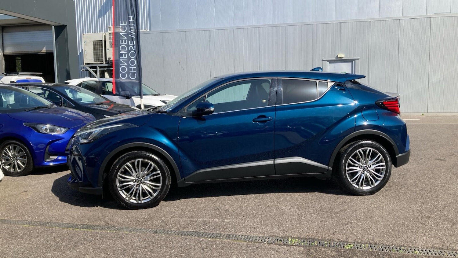 Used Toyota C-HR 2023 for sale - 78183411: Photo 25
