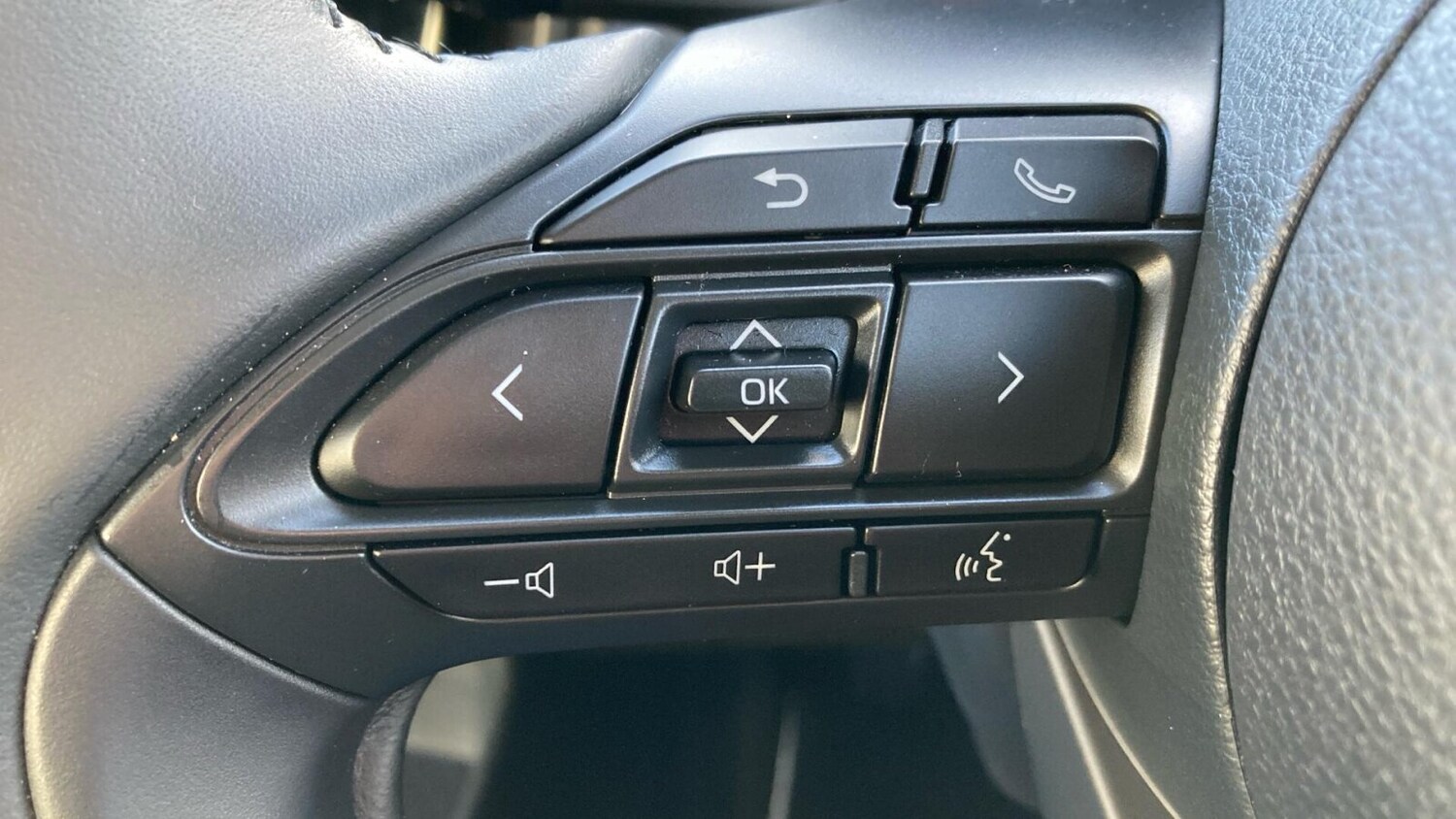 Used Toyota Aygo X 2023 for sale - 76675473: Photo 25