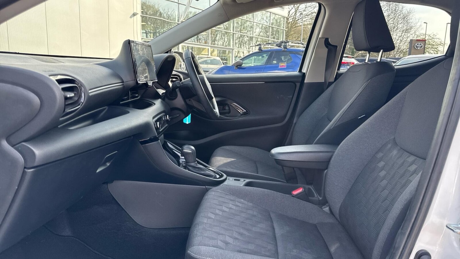 Used Toyota Yaris 2024 for sale - 78146057: Photo 11