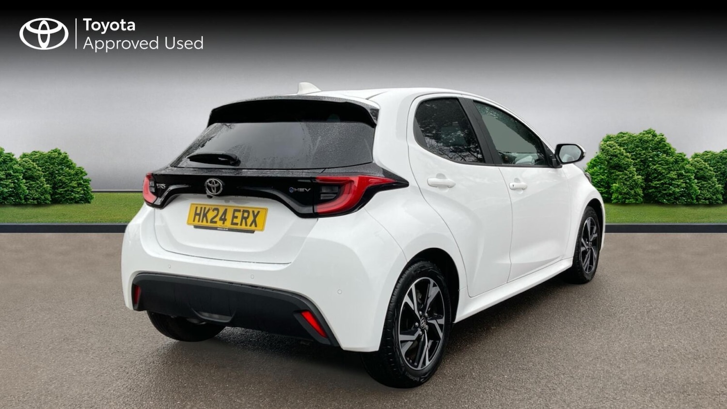 Used Toyota Yaris 2024 for sale - 77918530: Photo 2