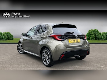 Used Toyota Yaris 2024 for sale - 77951430: Photo