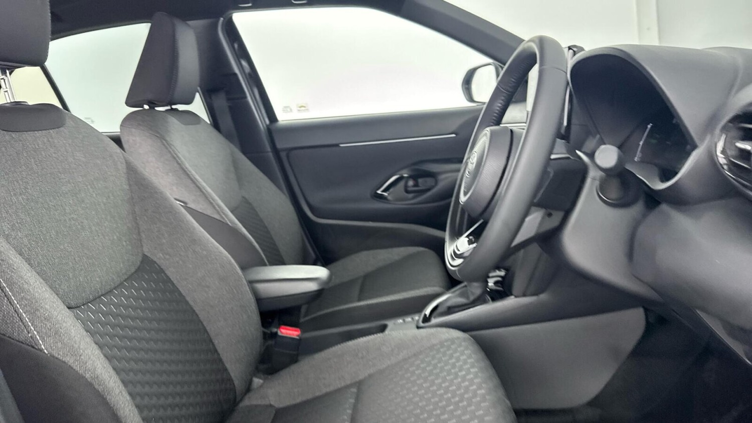 Used Toyota Yaris Cross 2024 for sale - 77312650: Photo 11