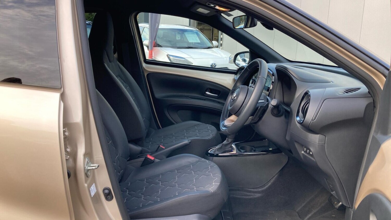 Used Toyota Aygo X 2022 for sale - 76674222: Photo 11